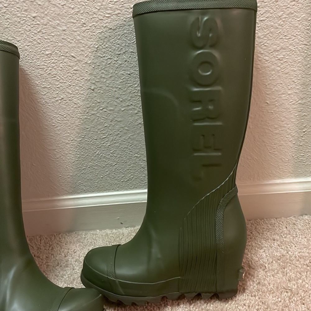 SOREL Women's Olive Green Waterproof Rain Boots - Picture 8 of 11